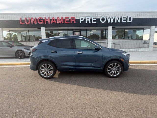 Used 2025 Buick Encore GX Avenir w/ Avenir Technology Package AWD/4WD image 5