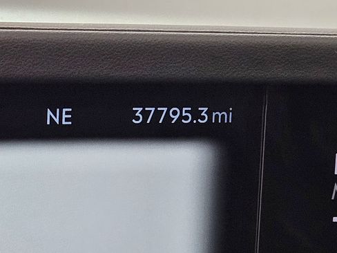 Used 2024 Lincoln Nautilus Reserve image 29