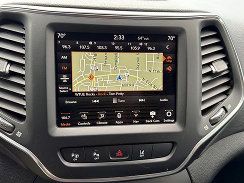 Used 2023 Jeep Cherokee Altitude Lux AWD/4WD image 19
