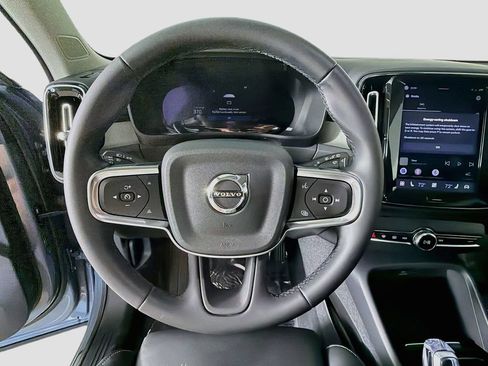 Certified 2023 Volvo XC40 B5 Ultimate AWD/4WD image 11