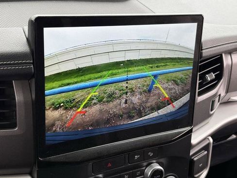 Certified 2022 Ford Expedition XLT image 19