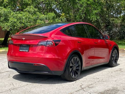 Used 2021 Tesla Model Y Performance image 7