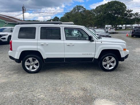 Used 2013 Jeep Patriot Latitude AWD/4WD image 9