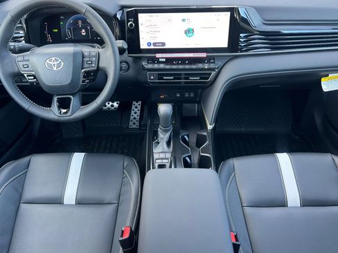 New 2026 Toyota Camry Hybrid w/ Multimedia Upgrade Package image 10