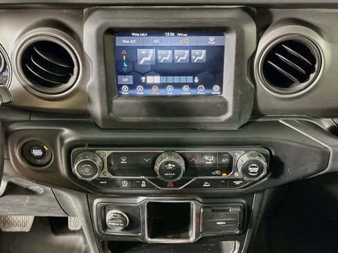 Used 2022 Jeep Wrangler Unlimited Sport AWD/4WD image 22