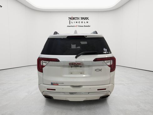 Used 2021 GMC Acadia Denali w/ Denali Technology Package FWD image 4