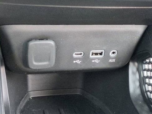 Used 2023 Chevrolet TrailBlazer RS w/ Convenience Package image 19