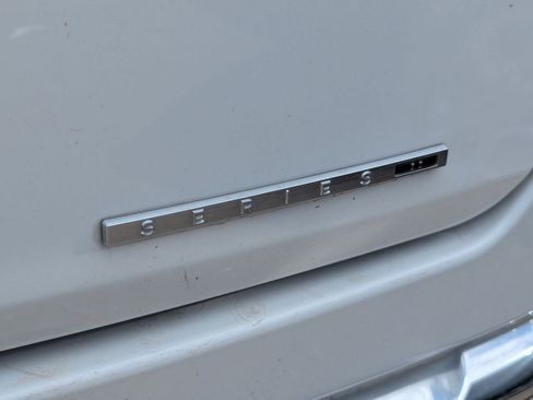 Used 2024 Jeep Wagoneer L Series II w/ Flexible Seating Group RWD image 4