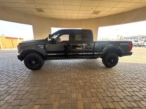 Used 2022 Ford F250 Lariat w/ Tremor Off-Road Package AWD/4WD image 2