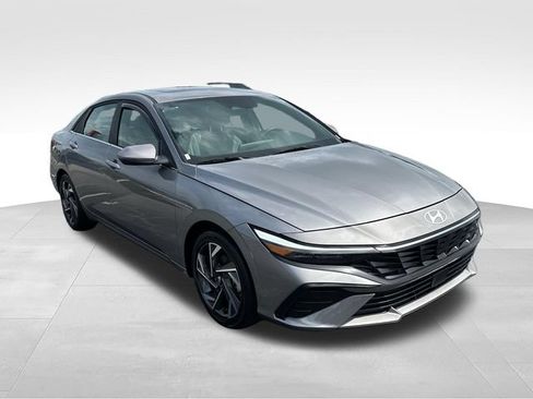 Used 2024 Hyundai Elantra Limited FWD image 7