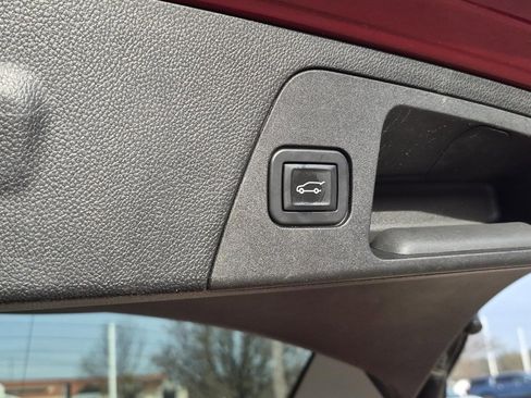 Certified 2019 Buick Envision Essence image 9