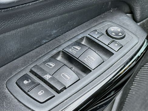Used 2020 Jeep Cherokee Latitude Plus AWD/4WD image 10