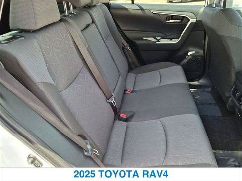 Used 2025 Toyota RAV4 XLE FWD image 24