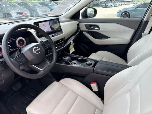 Certified 2025 Nissan Rogue SL AWD/4WD image 10
