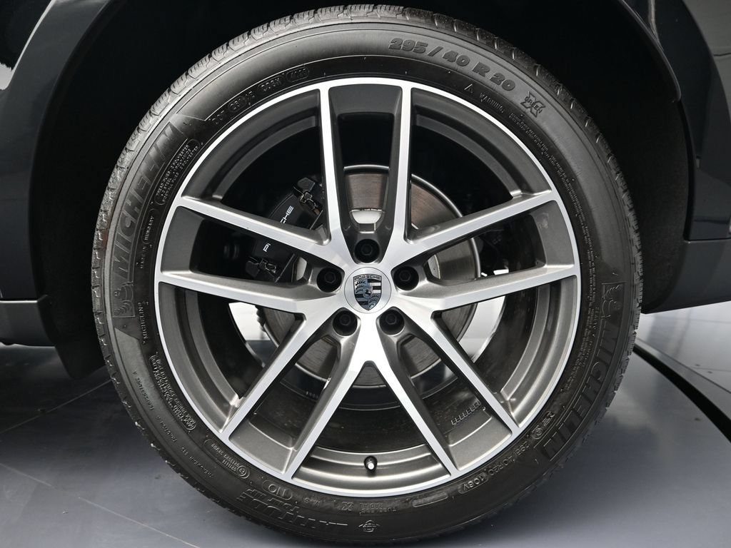 Certified 2026 Porsche Macan AWD/4WD image 26