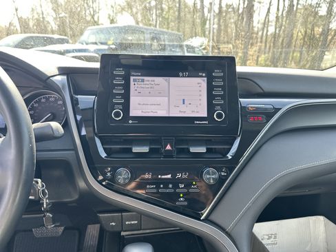 Used 2022 Toyota Camry SE image 30
