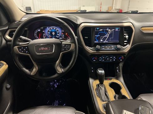 Used 2017 GMC Acadia Denali image 12