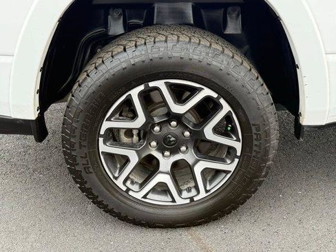 Used 2025 RAM 1500 Laramie image 22