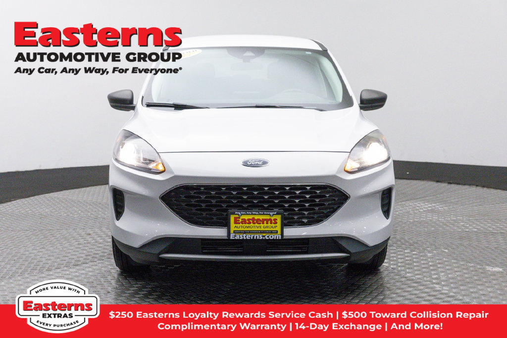 Used 2022 Ford Escape SE FWD image 3
