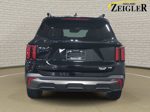 Used 2025 Kia Sorento SX image 6