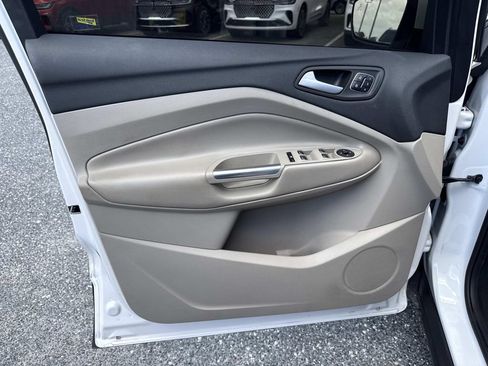 Used 2019 Ford Escape Titanium FWD image 18