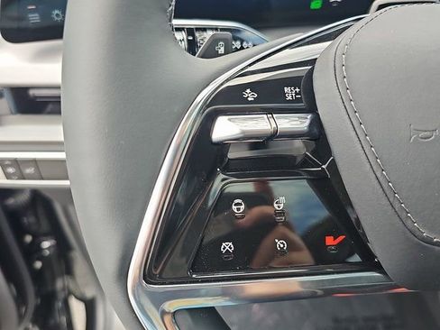 New 2026 Cadillac Vistiq Platinum w/ LPO, Floor Liner Package image 20