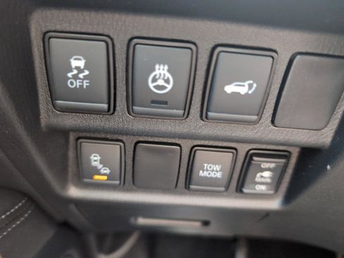 Used 2018 Nissan Pathfinder SL w/ SL Premium Package AWD/4WD image 22