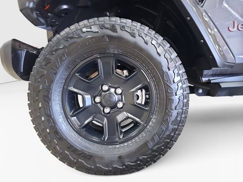Used 2022 Jeep Gladiator Mojave w/ LED Lighting Group AWD/4WD image 24