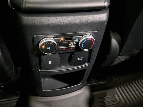 Used 2020 Ford Explorer Platinum w/ Premium Technology Package image 27