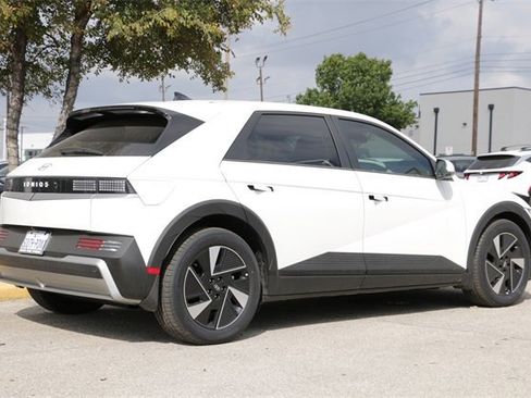 New 2026 Hyundai Ioniq 5 SEL image 5