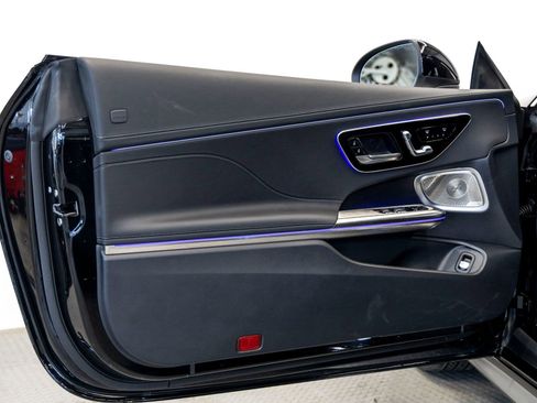 Used 2025 Mercedes-Benz CLE 300 4MATIC Cabriolet image 13