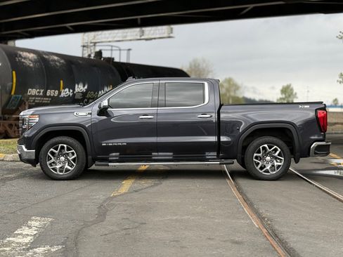 Used 2022 GMC Sierra 1500 SLT w/ SLT Premium Plus Package AWD/4WD image 6