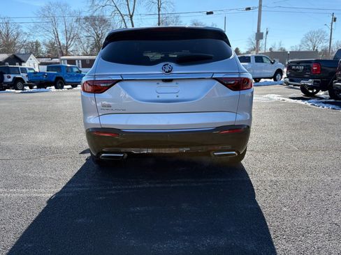Used 2022 Buick Enclave Premium image 3
