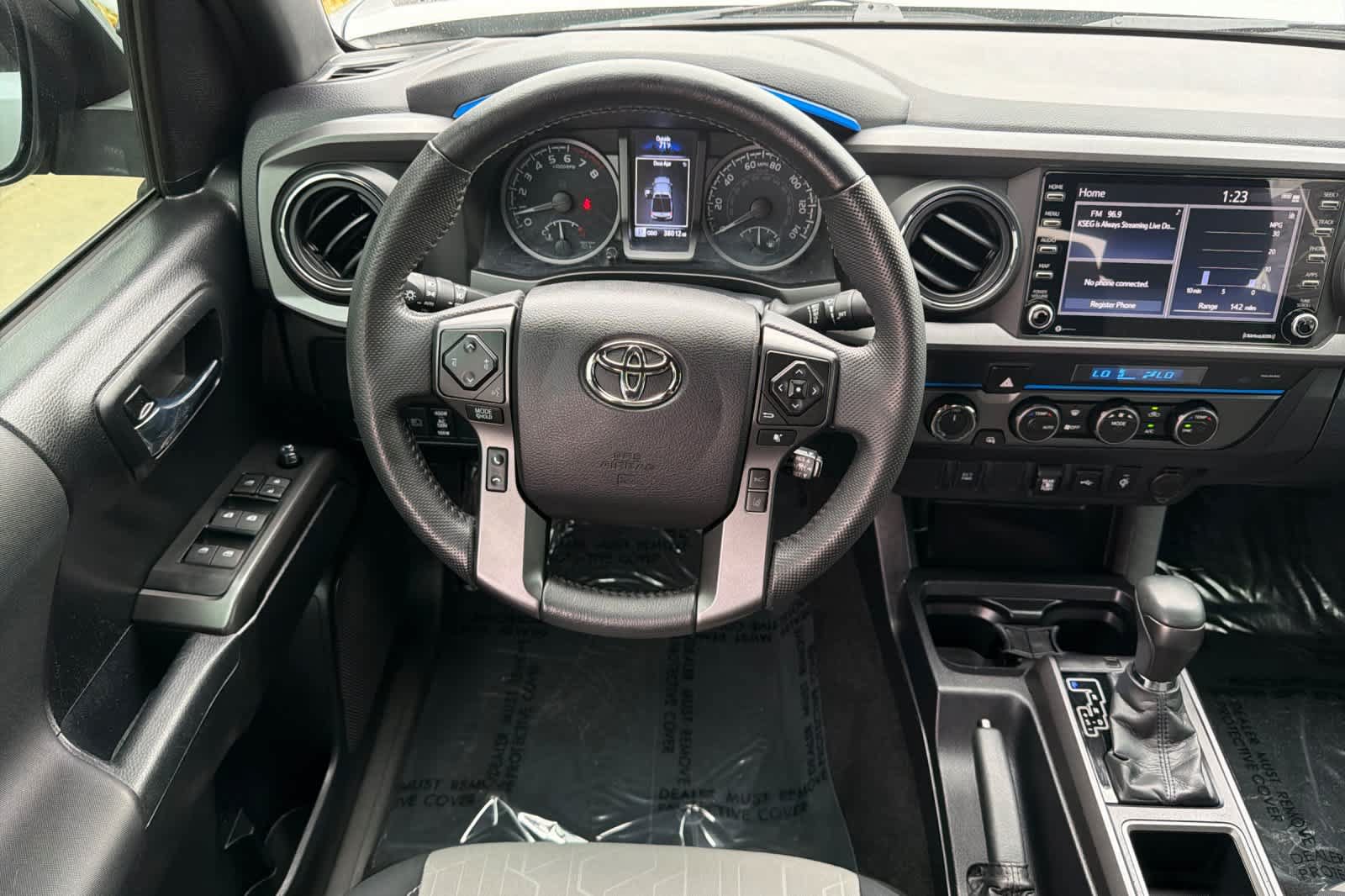 Used 2022 Toyota Tacoma TRD Off-Road AWD/4WD image 14