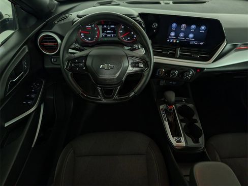 Used 2024 Chevrolet Trax RS w/ Driver Confidence Package image 9