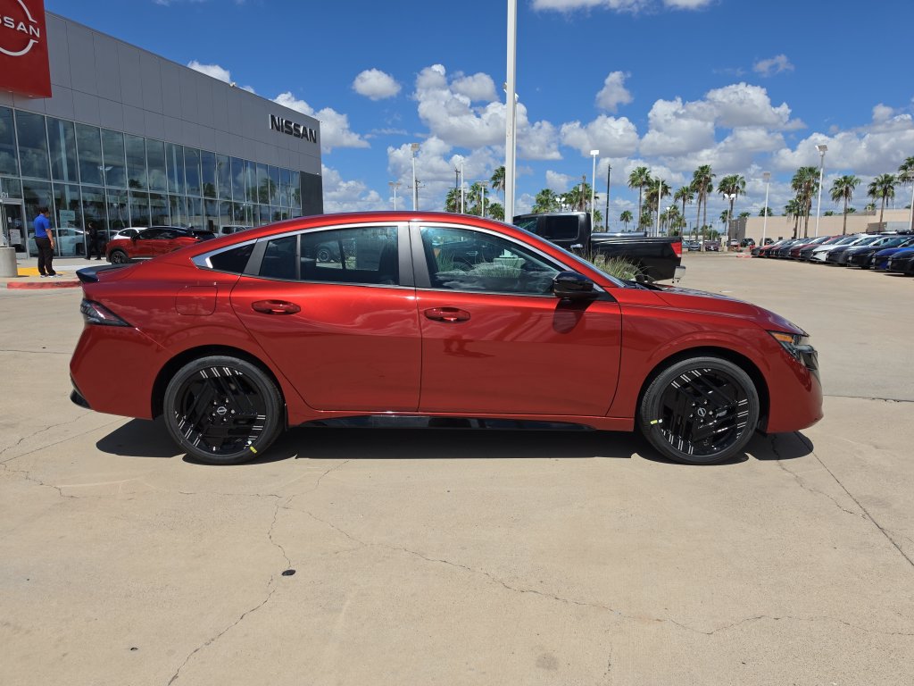New 2027 Nissan Sentra SR w/ Floor Mat Package FWD image 8
