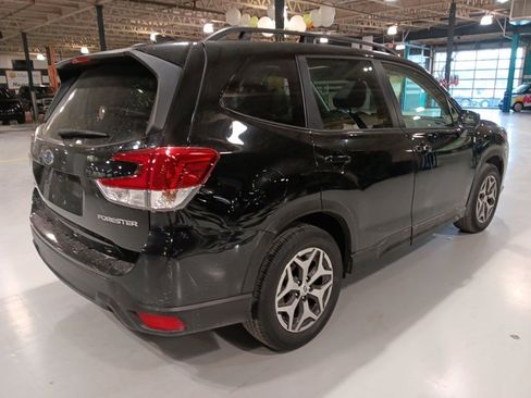 Used 2023 Subaru Forester Premium image 6