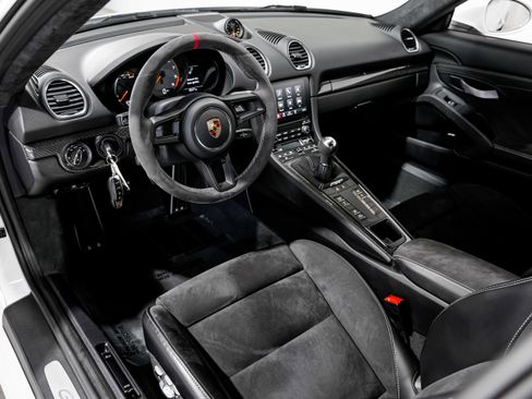 Used 2020 Porsche 718 Cayman GT4 image 9
