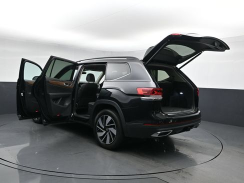 Used 2024 Volkswagen Atlas SE AWD/4WD image 27