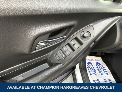 Certified 2022 Chevrolet Trax LT w/ LT Convenience Package AWD/4WD image 31