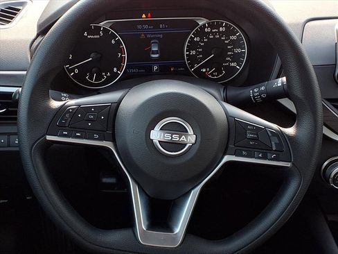 Used 2024 Nissan Altima 2.5 SV image 20