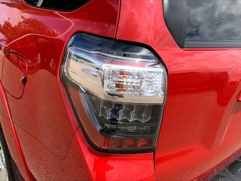 Used 2021 Toyota 4Runner SR5 Premium AWD/4WD image 32