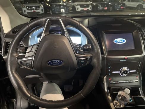 Certified 2020 Ford Edge Titanium image 11