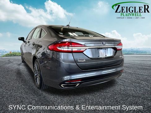 Used 2017 Ford Fusion SE AWD/4WD image 4