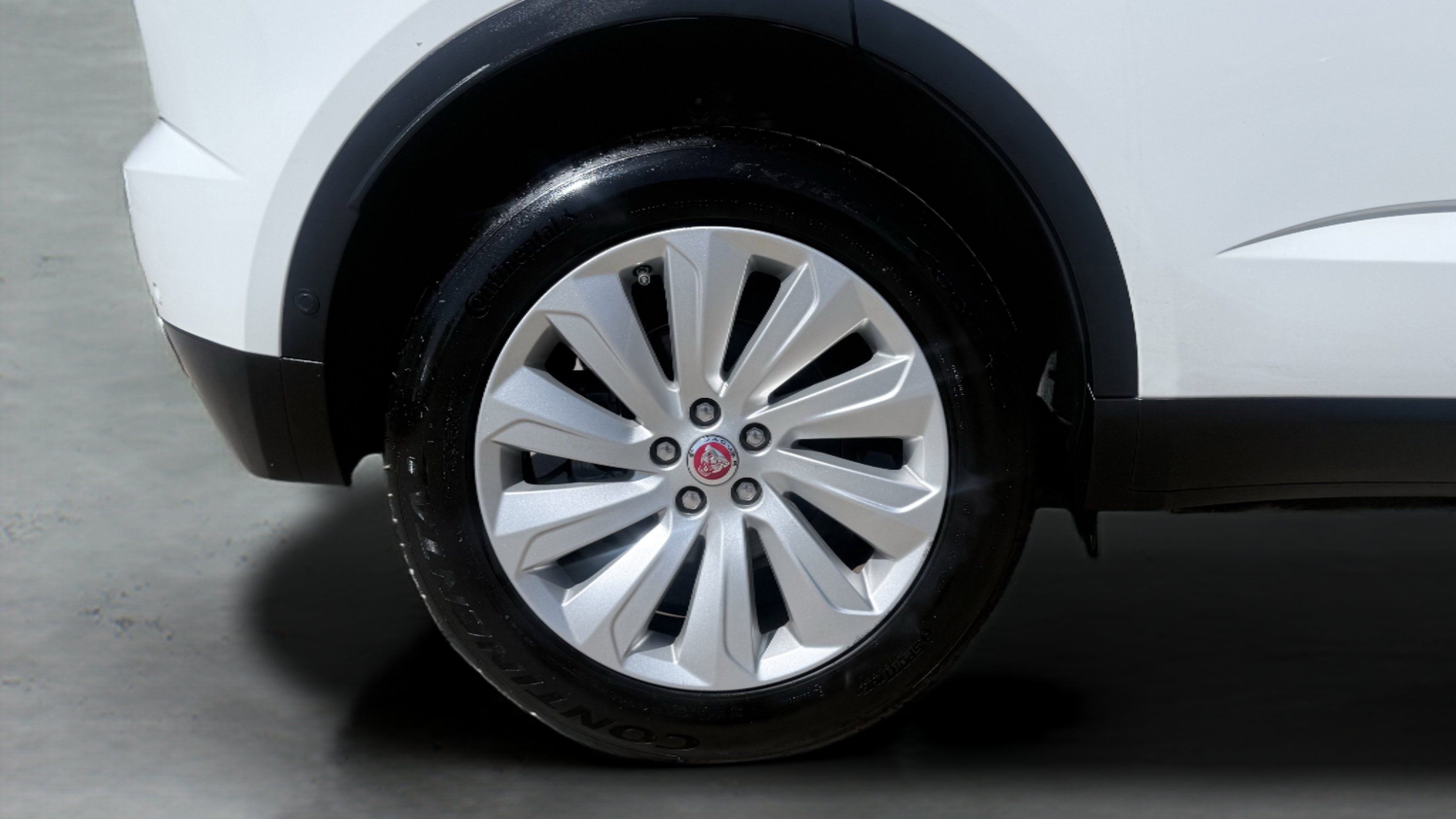 Used 2020 Jaguar E-PACE SE AWD/4WD image 10