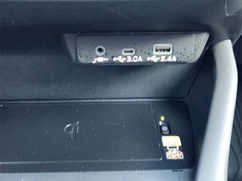 Certified 2025 Subaru Forester Limited image 14