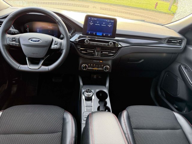 Used 2025 Ford Escape ST-Line FWD image 14