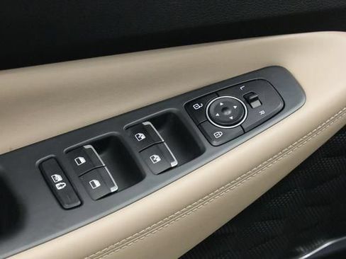 Used 2022 Hyundai Santa Fe SEL w/ Convenience + Premium Package FWD image 28