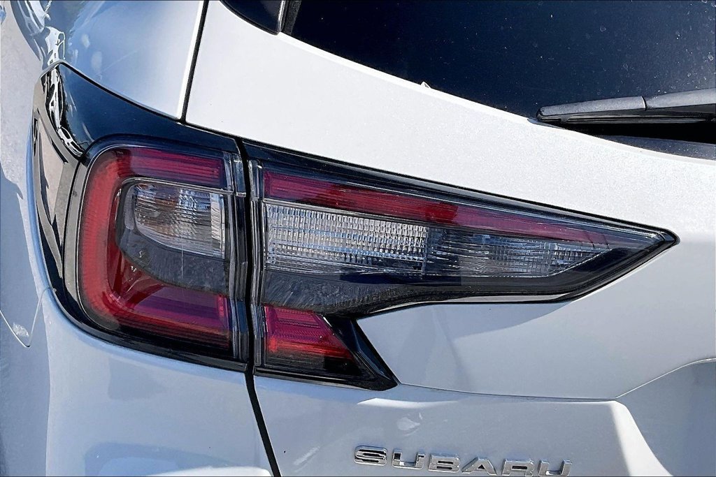 Used 2025 Subaru Outback Premium AWD/4WD image 26