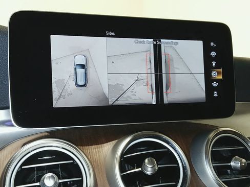 Used 2022 Mercedes-Benz GLC 300 4MATIC image 26
